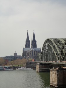 cologne-432940_640